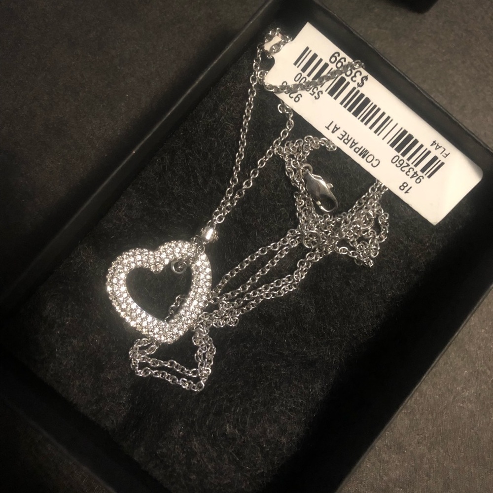 BRAND NEW MICHAEL KORS NECKLACE